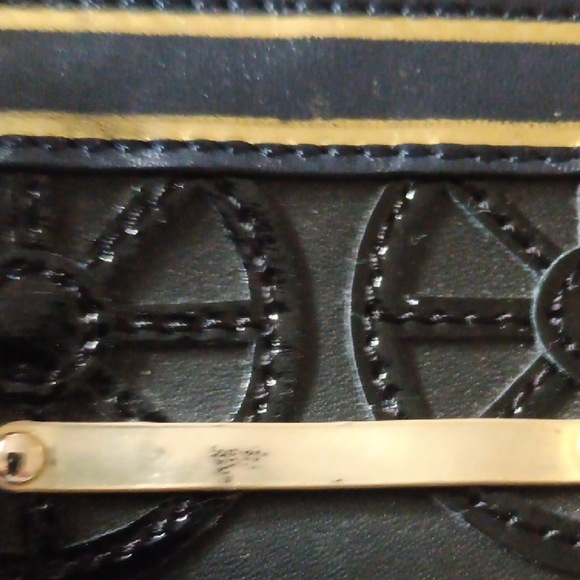 Kate Spade Navy and Cream Train Clutch - Picture 4 of 7